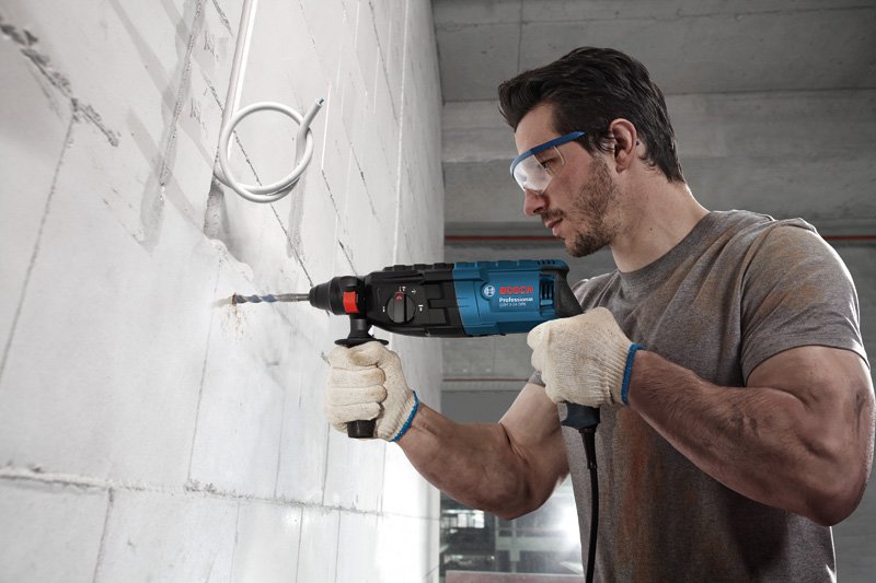 BOSCH-ROTARY HAMMER 3MODE 790W 24MM